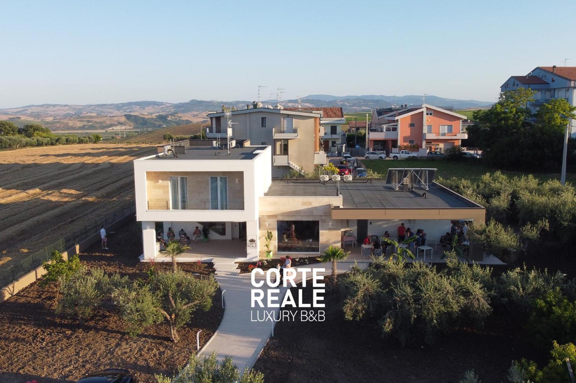 Corte Reale Luxury B&B San Salvo Zewnętrze zdjęcie